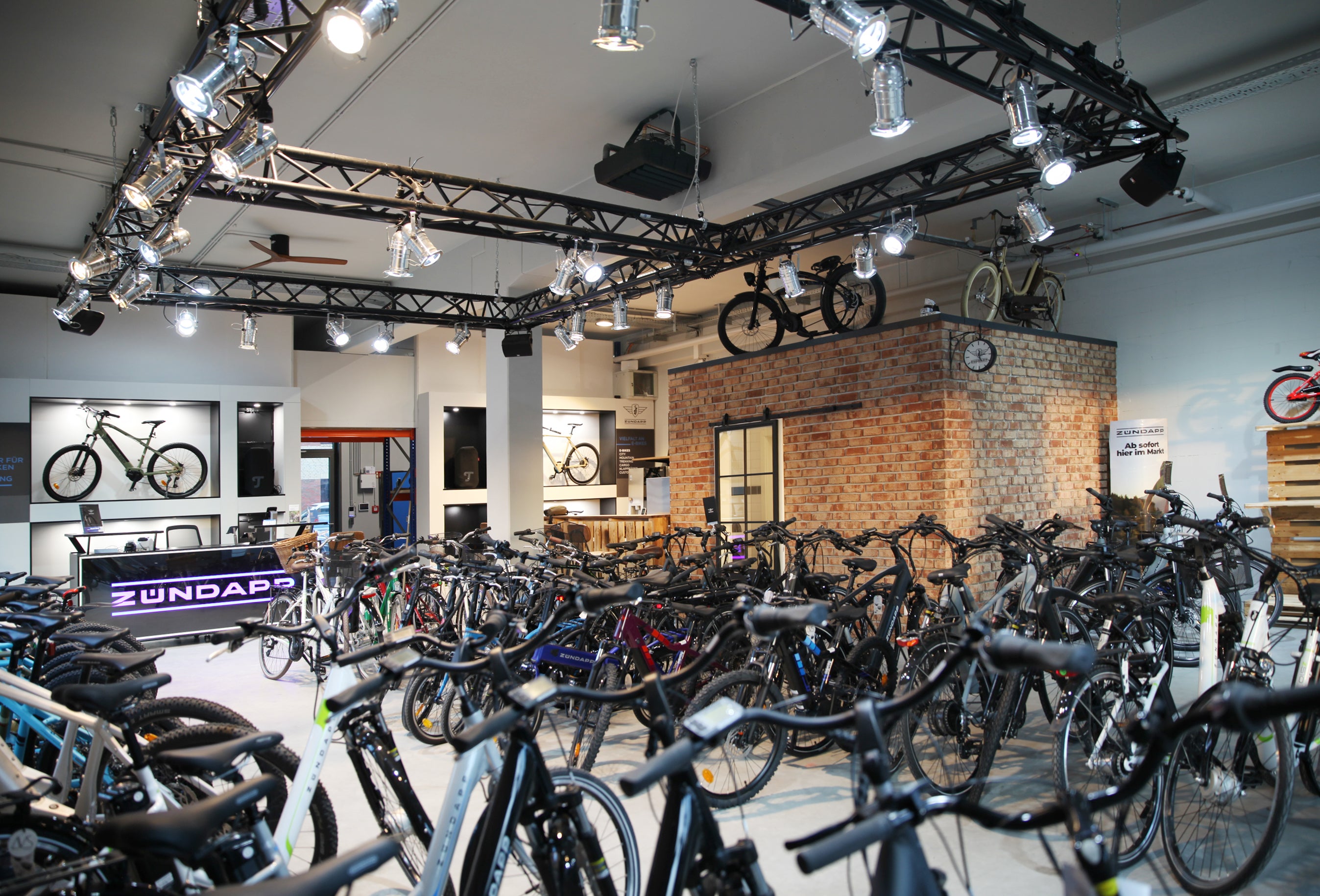 Zuendapp_Shop_HH_Bikes_02.jpg