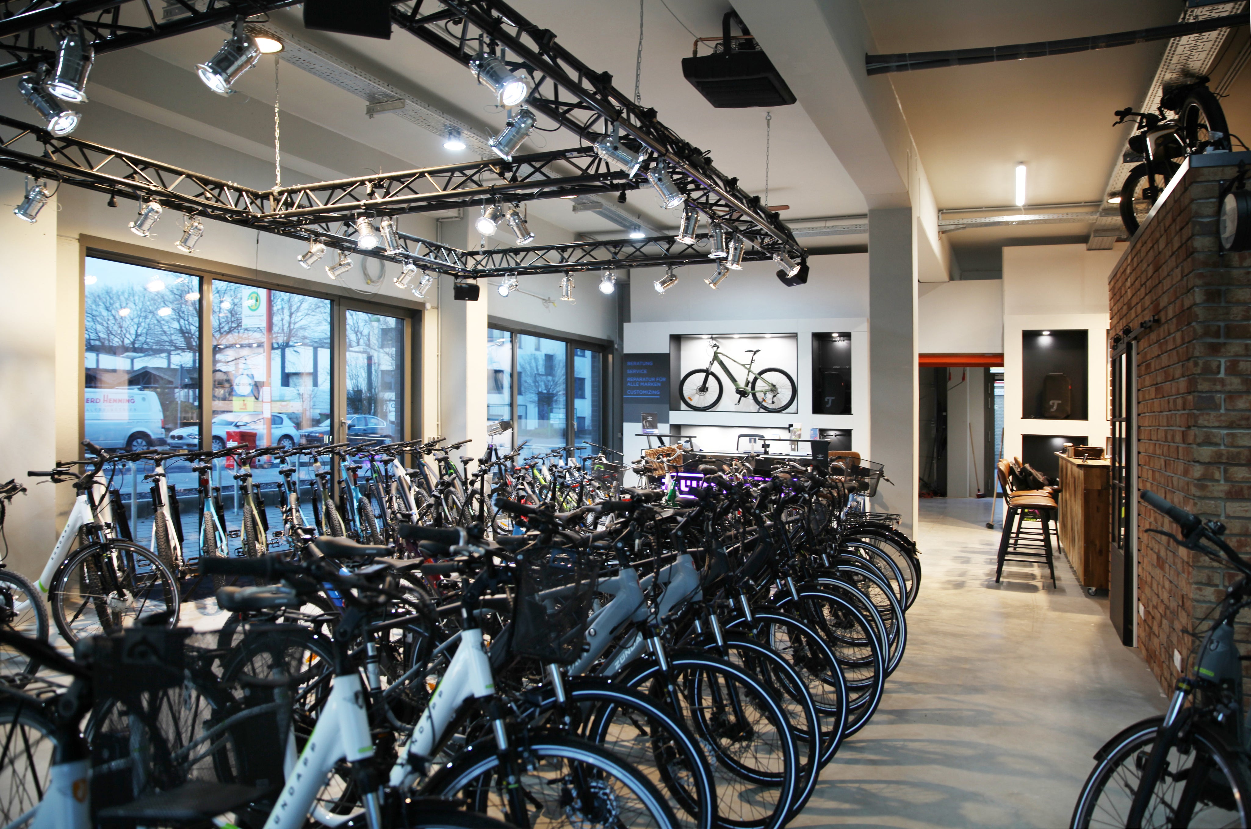 Zuendapp_Shop_HH_Tueransicht_02.jpg